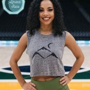 Zyia Gray Crop tee size small